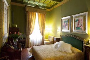 Отель Residenza Palazzo Visdomini  Пьетрасанта